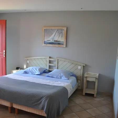 Oda ve Kahvaltı D'hotes De L'estuaire 3*